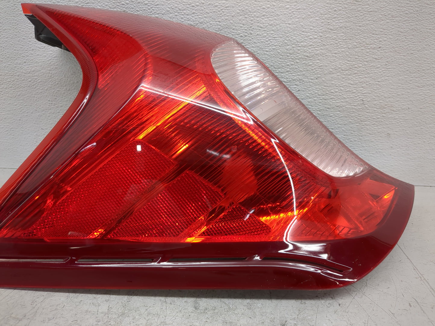 2014-2019 Nissan Versa Tail Light Assembly Driver Left OEM P/N:265553WC0A Fits Fits 2014 2015 2016 2017 2018 2019 OEM Used A