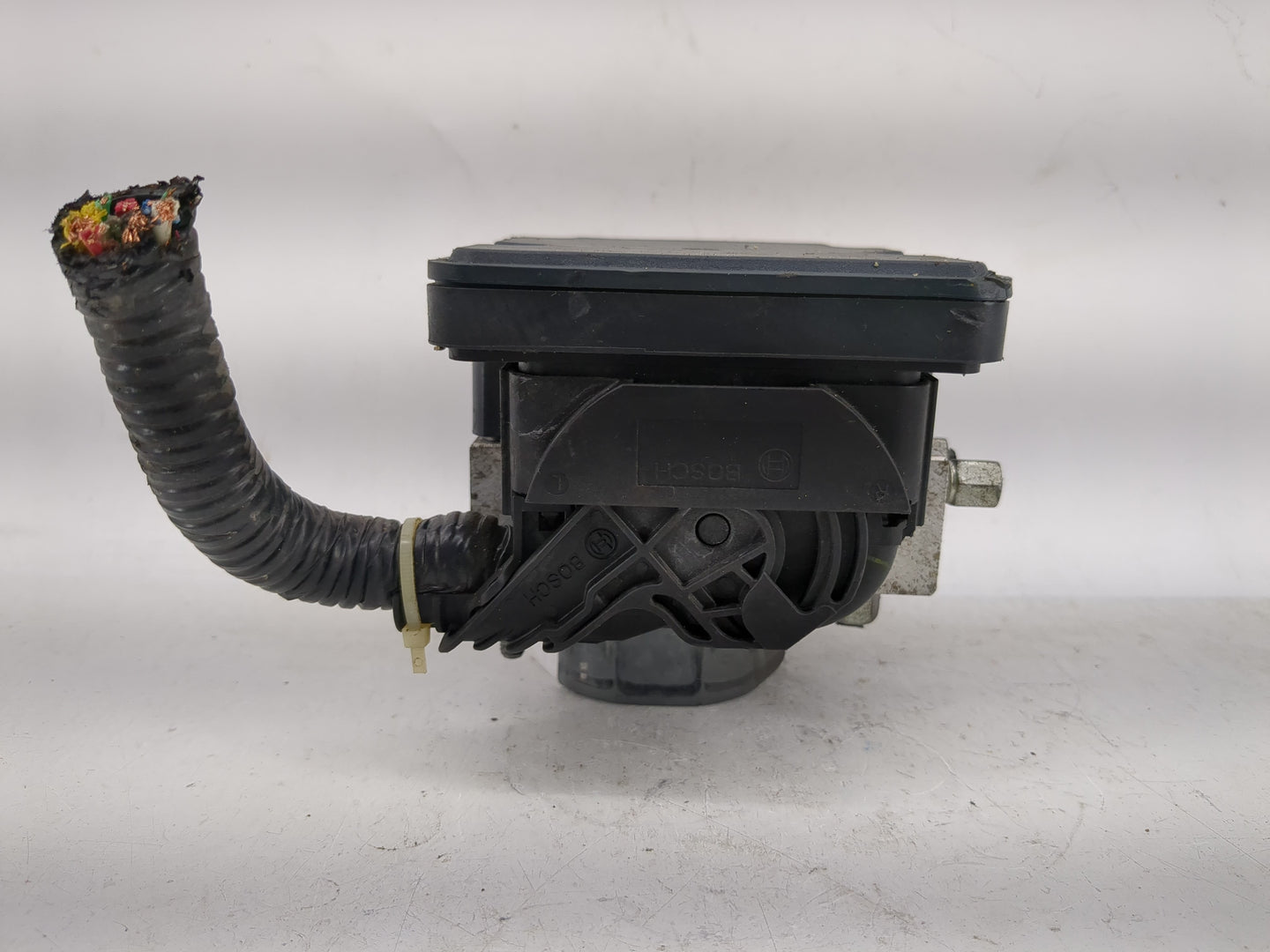 2015-2019 Nissan Versa ABS Pump Control Module Replacement P/N:47660 PKL0A Fits Fits 2015 2016 2017 2018 2019 OEM Used Auto 