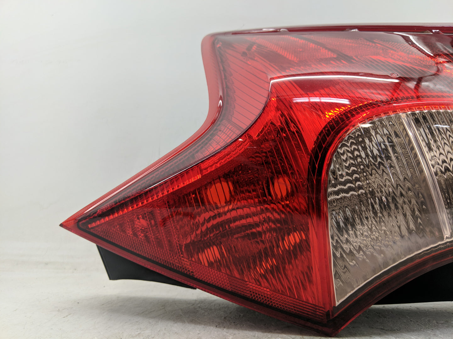 2012-2019 Nissan Versa Tail Light Assembly Passenger Right OEM Fits Fits 2012 2013 2014 2015 2016 2017 2018 2019 OEM Used Au