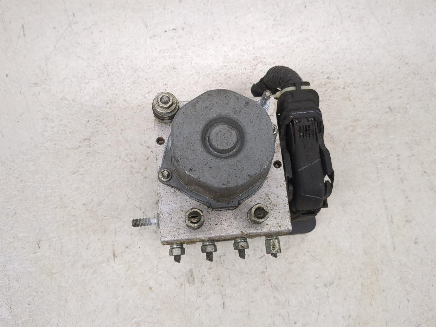 2015-2019 Nissan Versa ABS Pump Control Module Replacement P/N:2265106527 47660 9KK0A Fits Fits 2015 2016 2017 2018 2019 OEM
