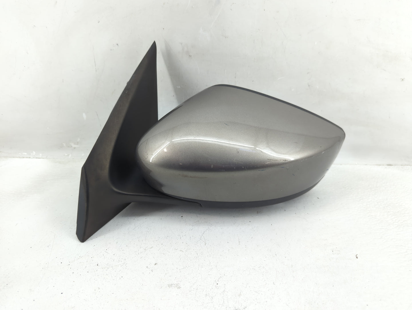 2015-2019 Nissan Versa Driver Side View Mirror - Left Door Mirror OEM Used - Oemusedautoparts1.com