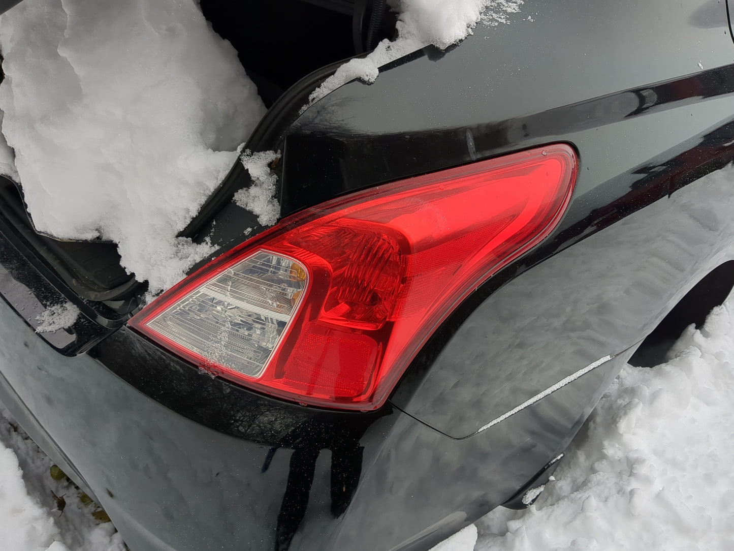 2012-2019 Nissan Versa Tail Light Assembly Passenger Right OEM Fits Fits 2012 2013 2014 2015 2016 2017 2018 2019 OEM Used Au