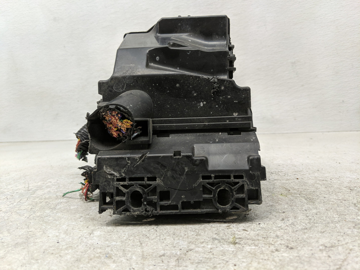 2013-2019 Nissan Versa Fusebox Fuse Box Panel Relay Module Fits Fits 2013 2014 2015 2016 2017 2018 2019 OEM Used Auto Parts 