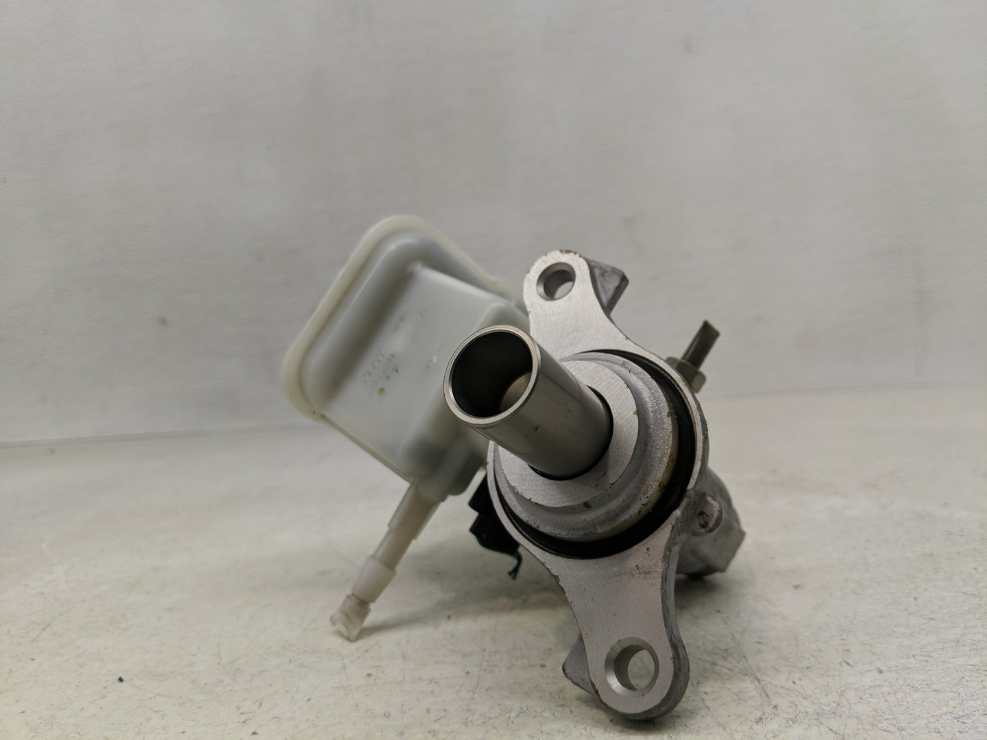 2012-2019 Nissan Versa Brake Master Cylinder - Oemusedautoparts1.com