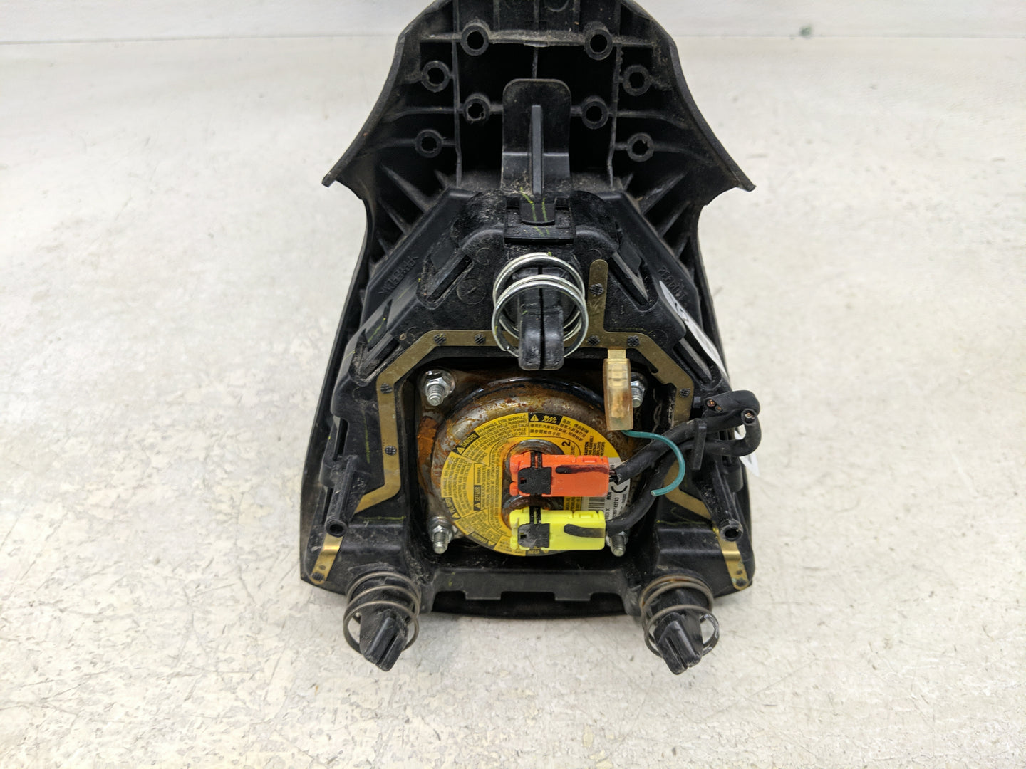 2014-2015 Nissan Versa Air Bag Driver Left Steering Wheel Mounted Fits Fits 2014 2015 OEM Used Auto Parts - Oemusedautoparts