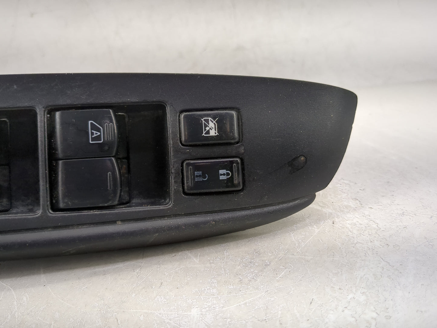 2012-2019 Nissan Versa Master Power Window Switch Replacement Driver Side Left P/N:25401-ZW80A Fits OEM Used Auto Parts - Oe