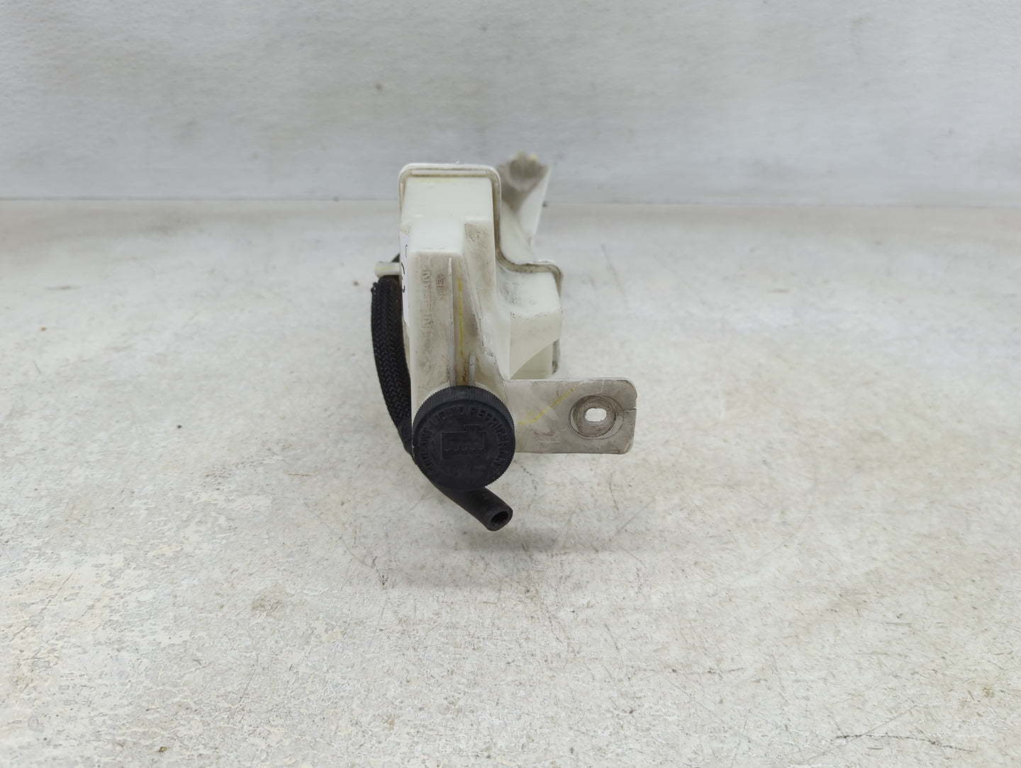 2013-2019 Nissan Versa Radiator Coolant Overflow Expansion Tank Bottle 1393645 - Oemusedautoparts1.com