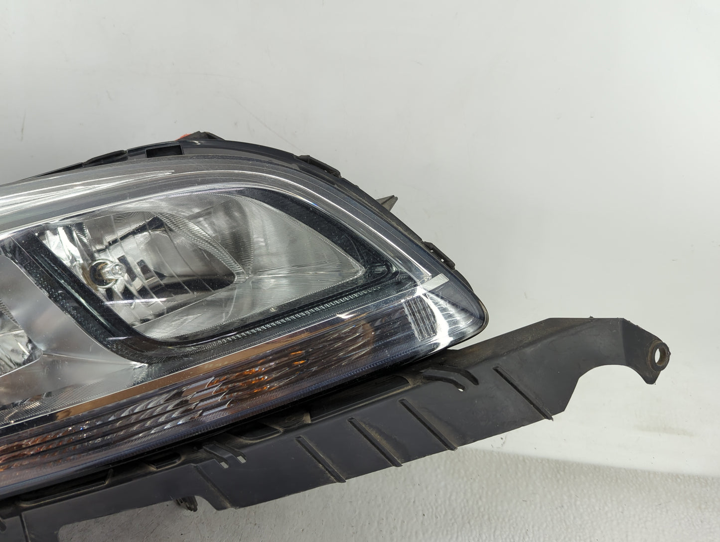 2015-2019 Nissan Versa Passenger Right Oem Head Light Headlight Lamp - Oemusedautoparts1.com