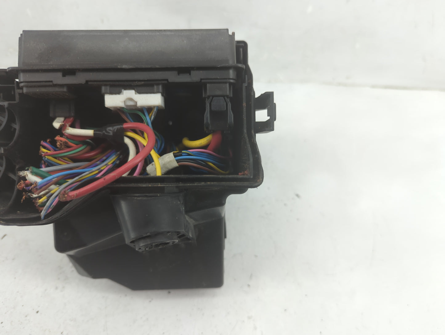 2013-2019 Nissan Versa Fusebox Fuse Box Panel Relay Module P/N:284B8-1HA0B 284B7 3AA0A Fits OEM Used Auto Parts - Oemusedaut