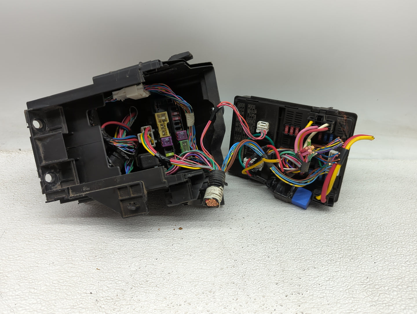 2013-2019 Nissan Versa Fusebox Fuse Box Panel Relay Module P/N:284B7 3AA0A Fits Fits 2013 2014 2015 2016 2017 2018 2019 OEM 
