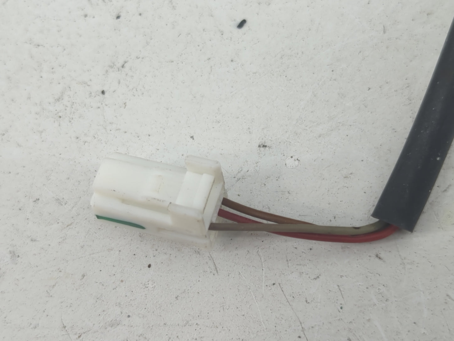 2015-2019 Nissan Versa Driver Side View Mirror - Left Door Mirror OEM Used - Oemusedautoparts1.com