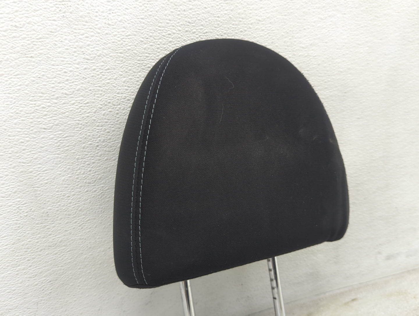 2014-2015 Nissan Versa Headrest Head Rest Front Driver Seat Black - Oemusedautoparts1.com