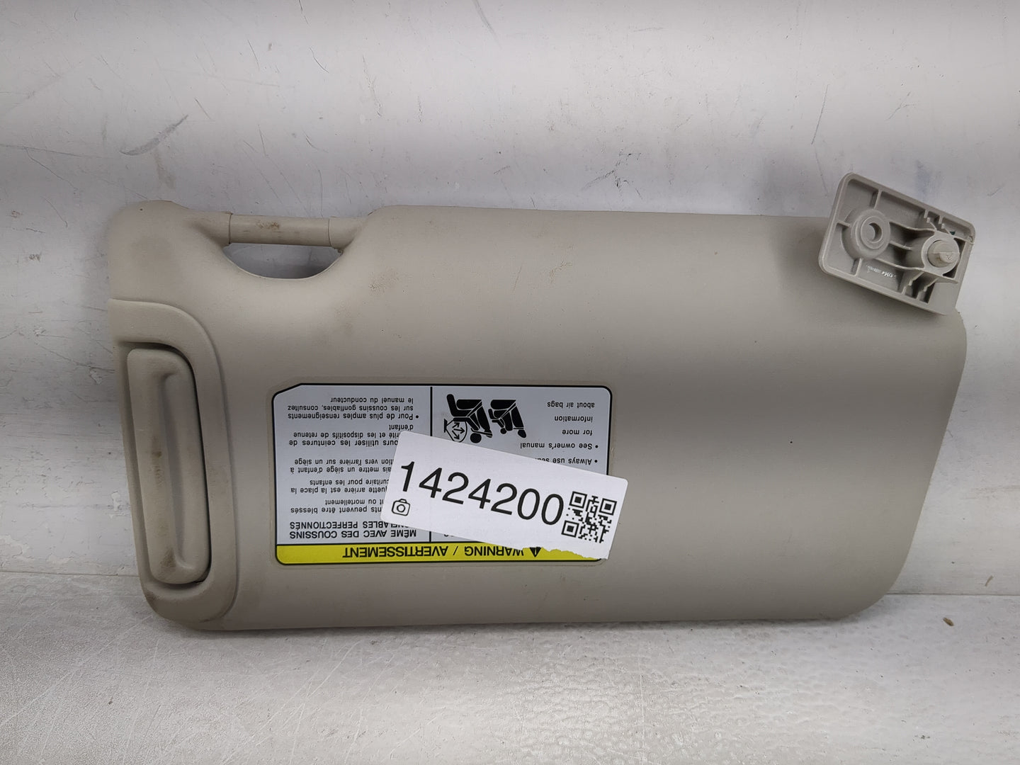 2013-2015 Nissan Versa Sun Visor Shade Replacement Passenger Right Mirror Fits Fits 2013 2014 2015 OEM Used Auto Parts - Oem