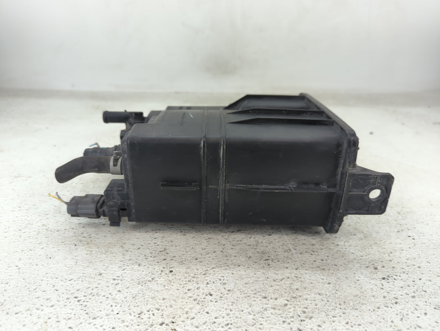 2015 Nissan Versa Fuel Vapor Charcoal Canister 1432104 - Oemusedautoparts1.com