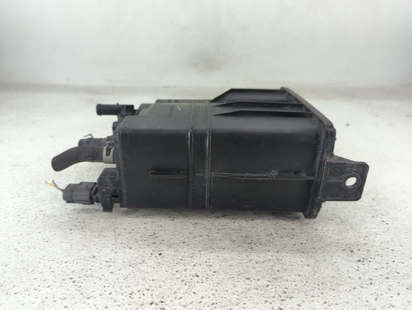 2015 Nissan Versa Fuel Vapor Charcoal Canister 1432104 - Oemusedautoparts1.com