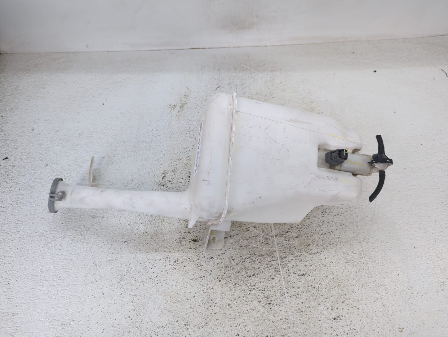 Nissan Versa Windshield Washer Fluid Reservoir Bottle Oem - Oemusedautoparts1.com