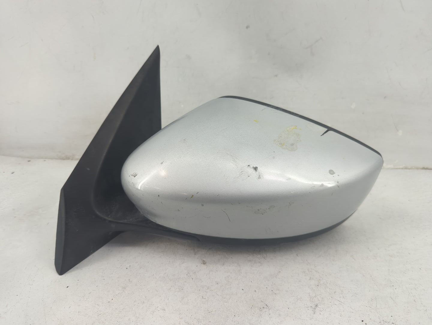 2015-2019 Nissan Versa Driver Side View Mirror - Left Door Mirror OEM Used - Oemusedautoparts1.com