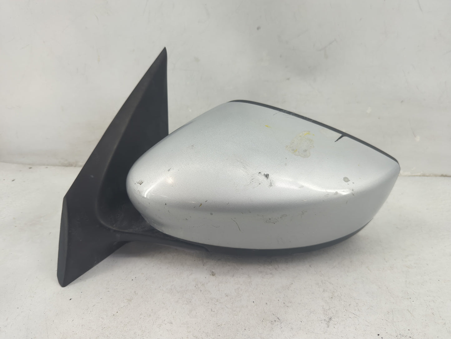 2015-2019 Nissan Versa Driver Side View Mirror - Left Door Mirror OEM Used - Oemusedautoparts1.com