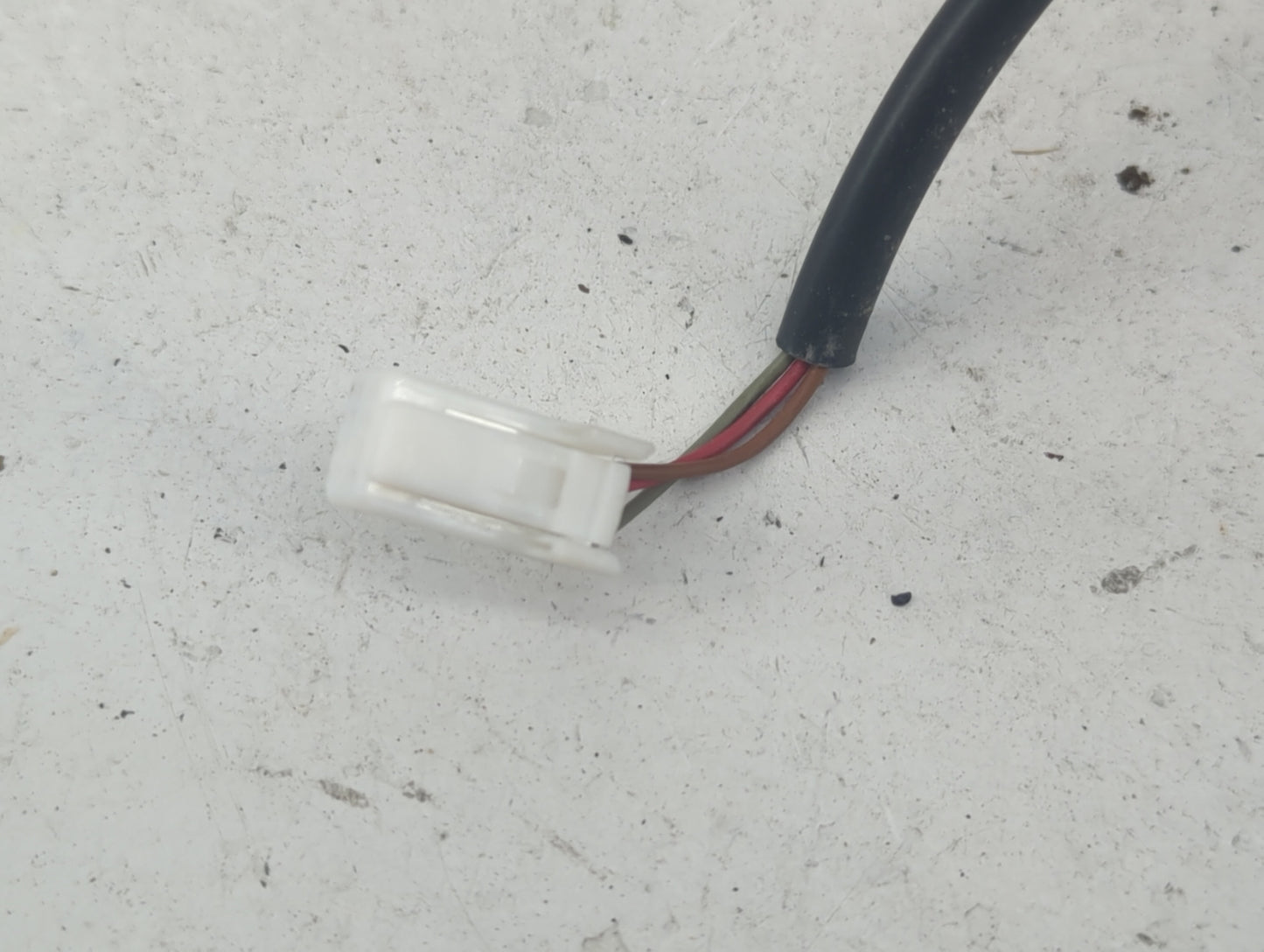 2015-2019 Nissan Versa Driver Side View Mirror - Left Door Mirror OEM Used - Oemusedautoparts1.com