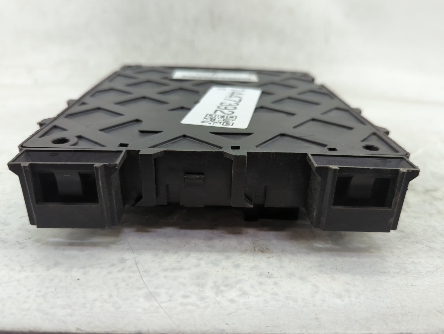 2013-2019 Nissan Versa Body Control Module Bcm Inner Cabin Fuse Box - Oemusedautoparts1.com