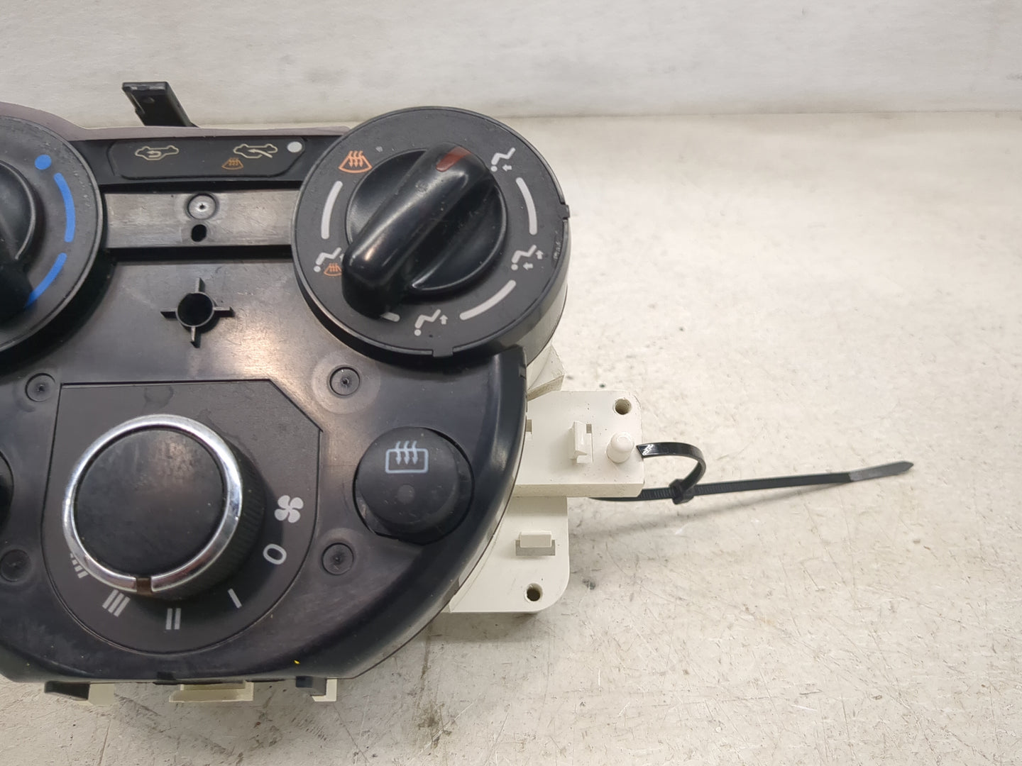 2015-2019 Nissan Versa Climate Control Module Temperature AC/Heater Replacement Fits Fits 2015 2016 2017 2018 2019 OEM Used 