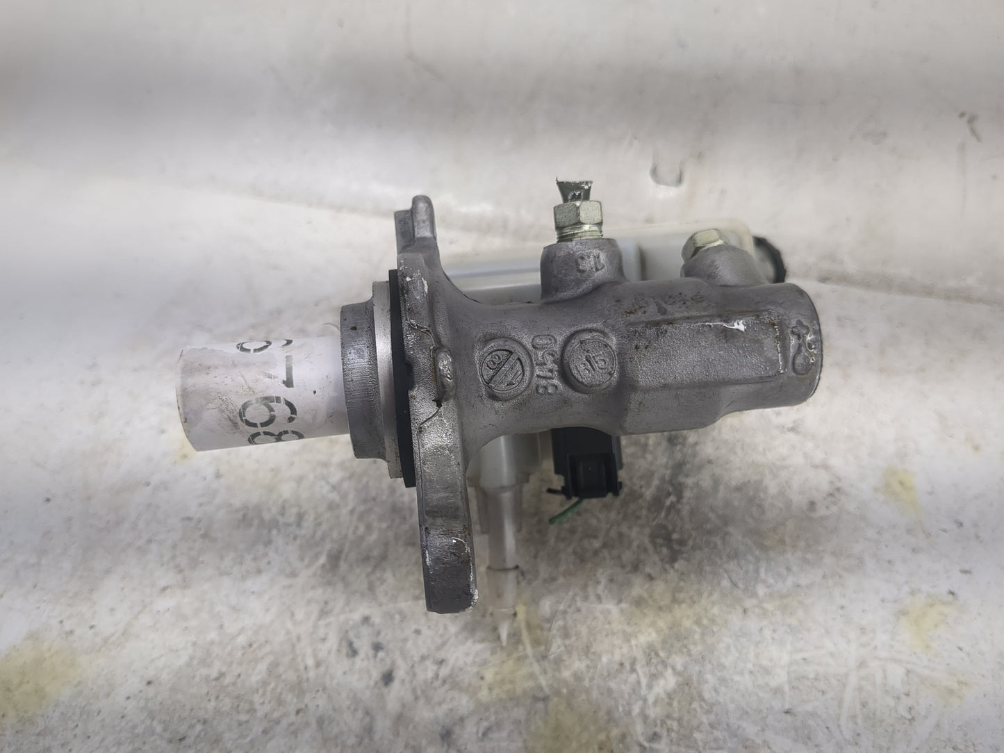 2012-2019 Nissan Versa Brake Master Cylinder 1496768 - Oemusedautoparts1.com