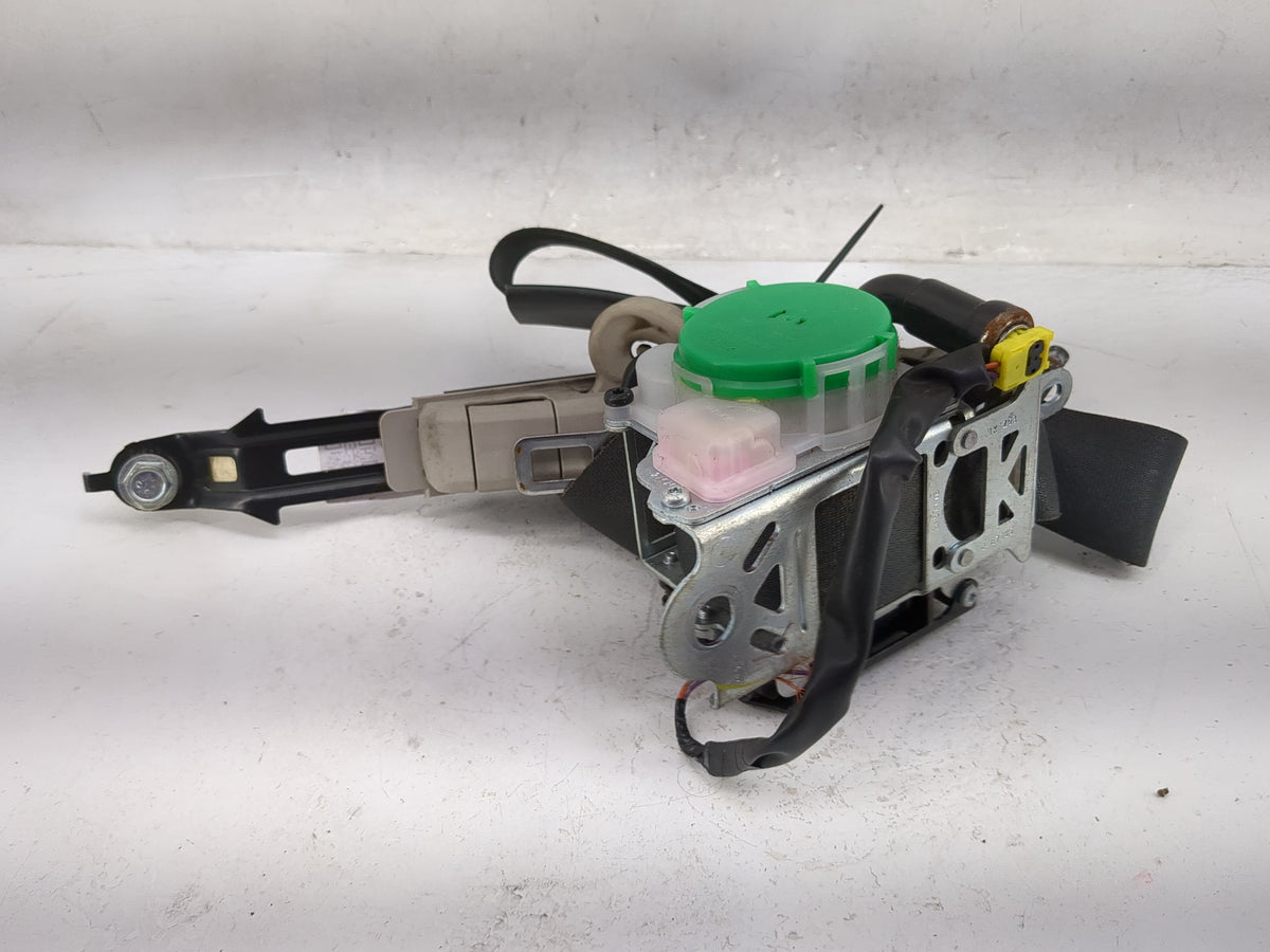 2012-2015 Nissan Versa Passenger Front Seatbelt Retractor 1498192 - Oemusedautoparts1.com