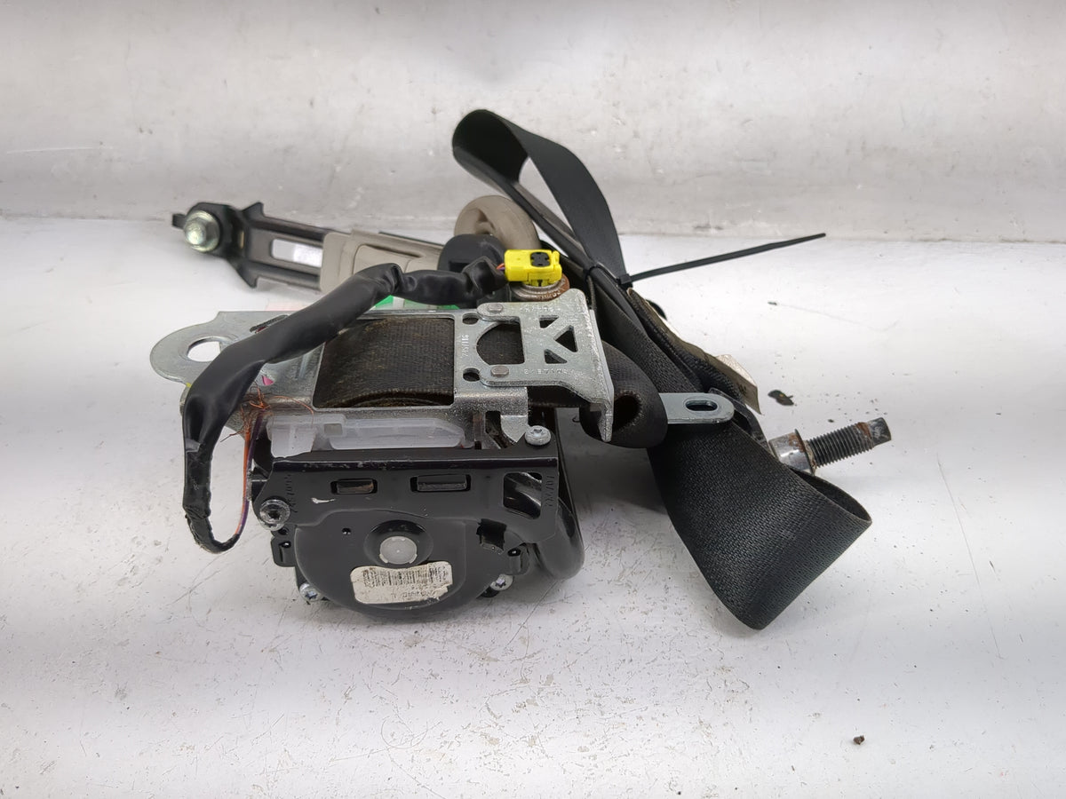 2012-2015 Nissan Versa Passenger Front Seatbelt Retractor 1498192 - Oemusedautoparts1.com