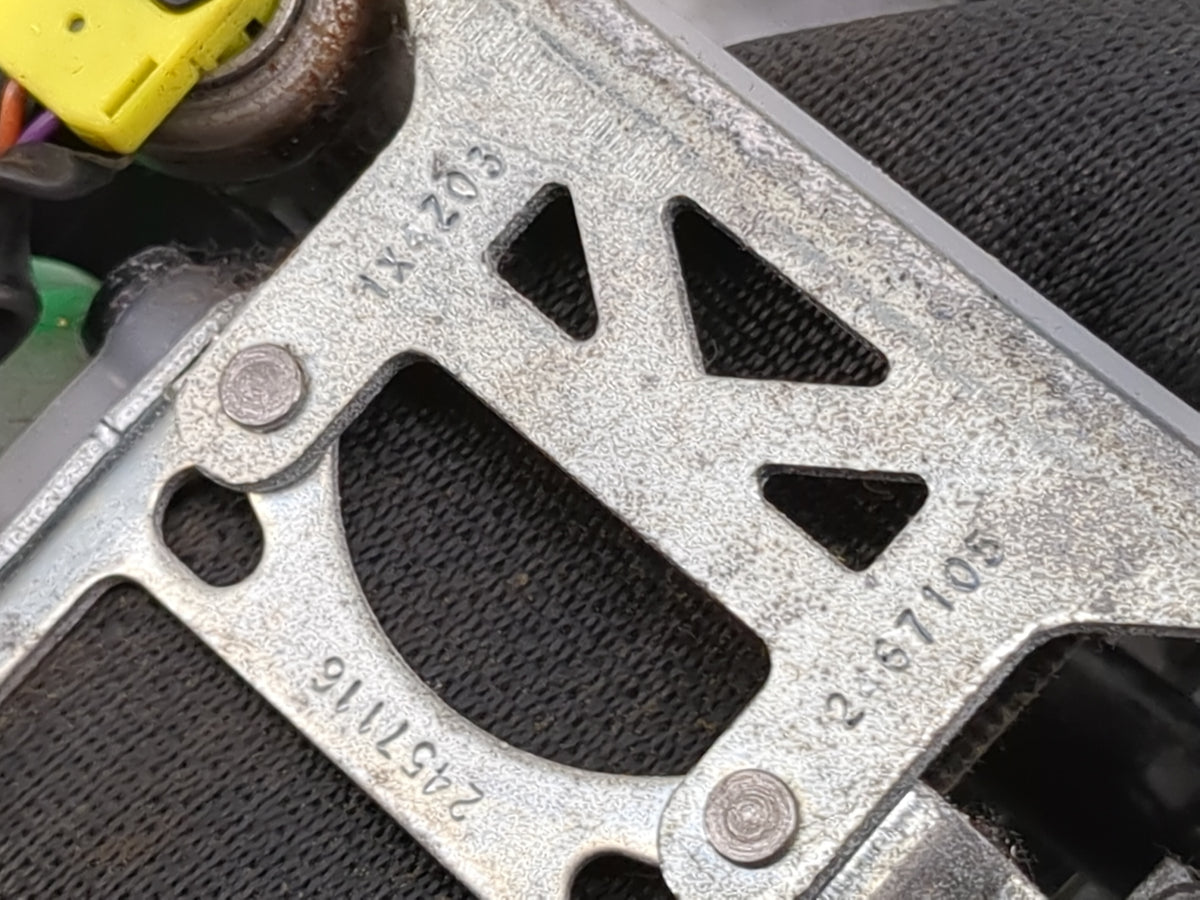 2012-2015 Nissan Versa Passenger Front Seatbelt Retractor 1498192 - Oemusedautoparts1.com