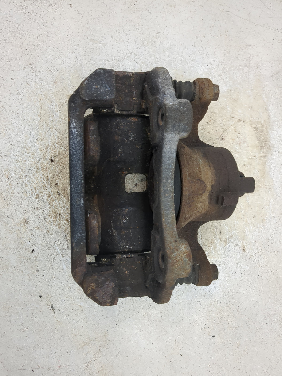 2012-2019 Nissan Versa Front Driver Left Brake Caliper 1512118 - Oemusedautoparts1.com