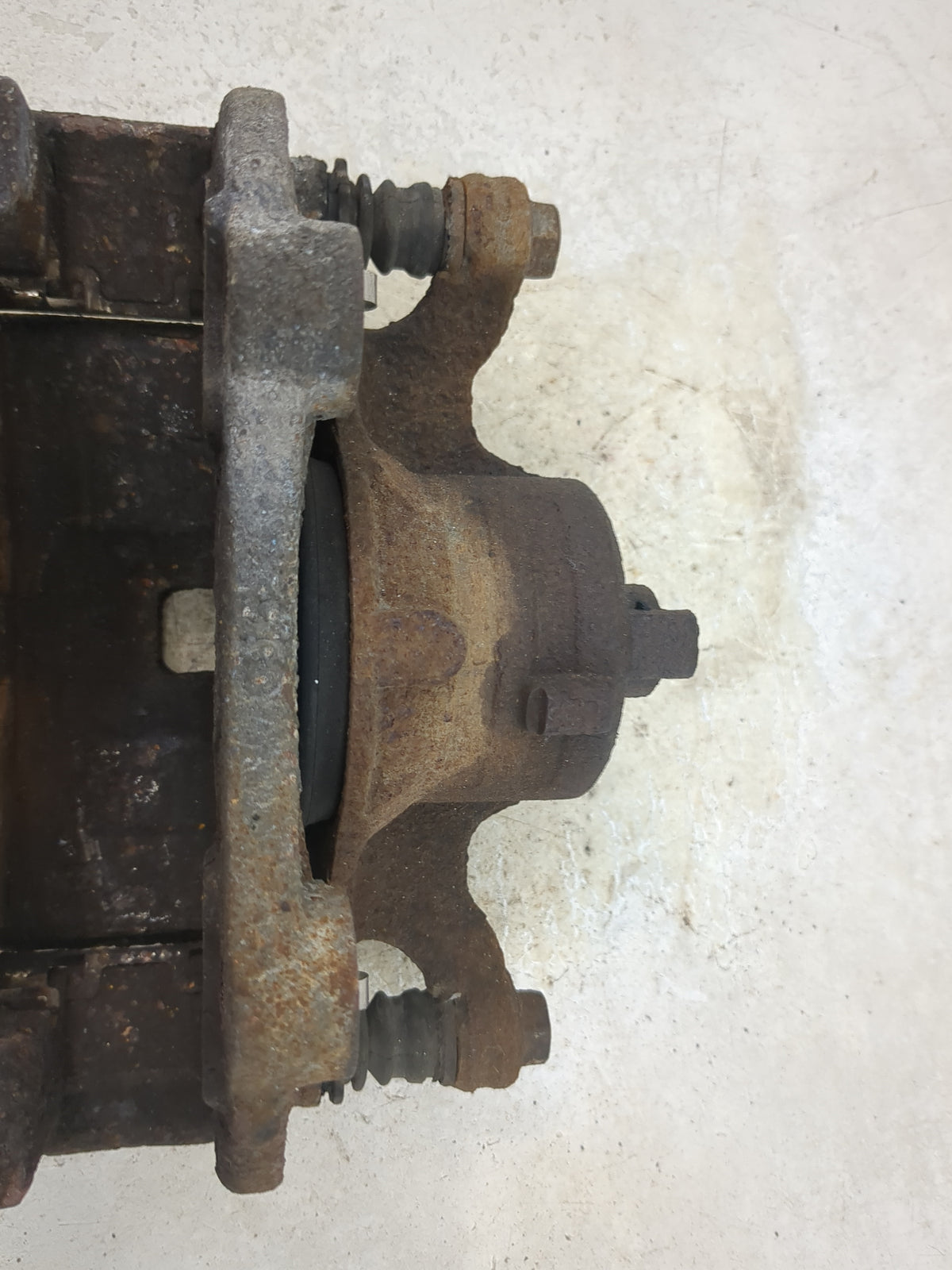 2012-2019 Nissan Versa Front Driver Left Brake Caliper 1512118 - Oemusedautoparts1.com