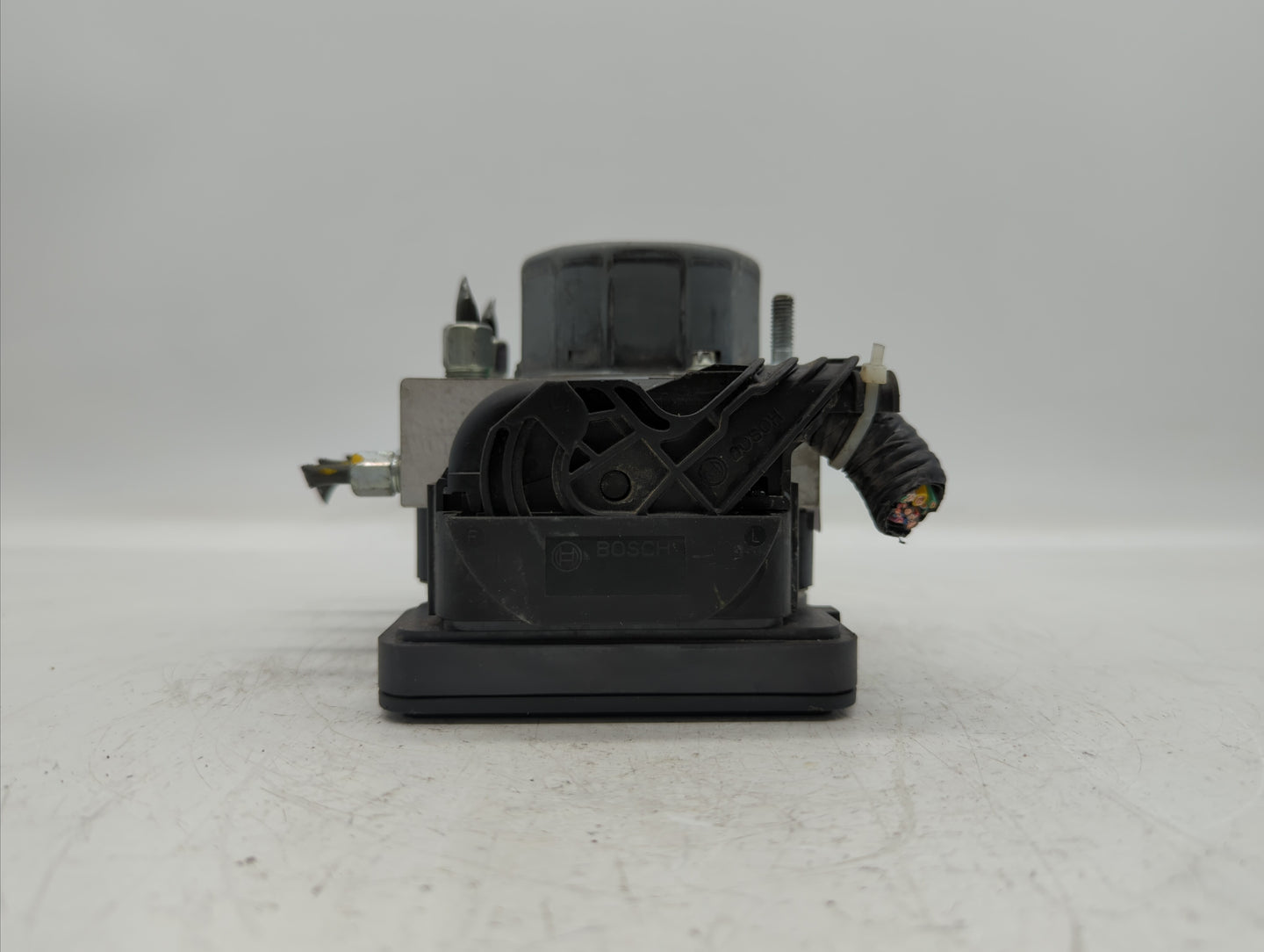 2015-2019 Nissan Versa ABS Pump Control Module Replacement P/N:47660 9KS0A 47660 9KL0A Fits Fits 2015 2016 2017 2018 2019 OE