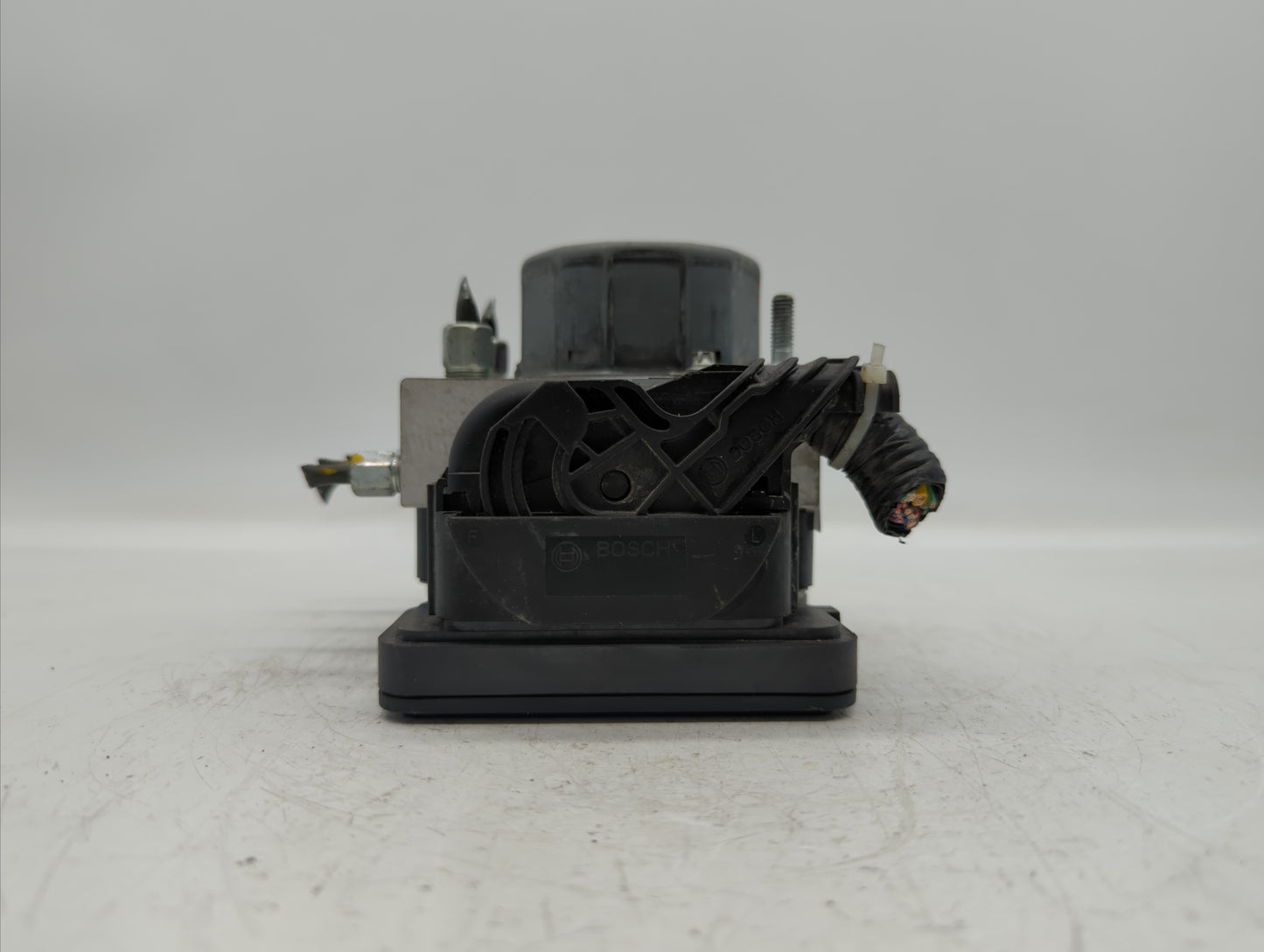 2015-2019 Nissan Versa ABS Pump Control Module Replacement P/N:47660 9KS0A 47660 9KL0A Fits Fits 2015 2016 2017 2018 2019 OE