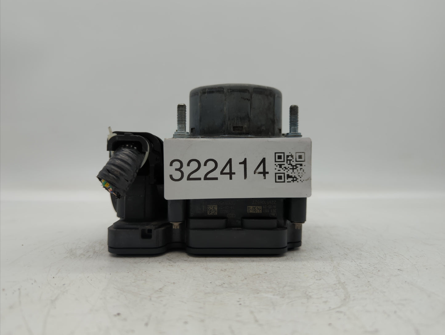 2015-2019 Nissan Versa ABS Pump Control Module Replacement P/N:47660 9KS0A 47660 9KL0A Fits Fits 2015 2016 2017 2018 2019 OE
