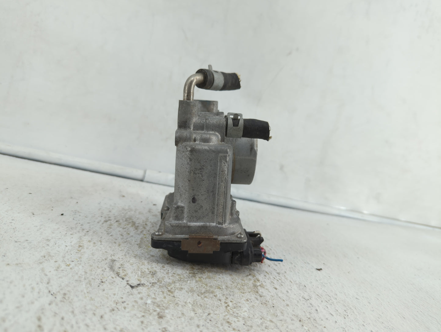 2012-2019 Nissan Versa Throttle Body P/N:3AA50-02 H Fits Fits 2012 2013 2014 2015 2016 2017 2018 2019 OEM Used Auto Parts - 
