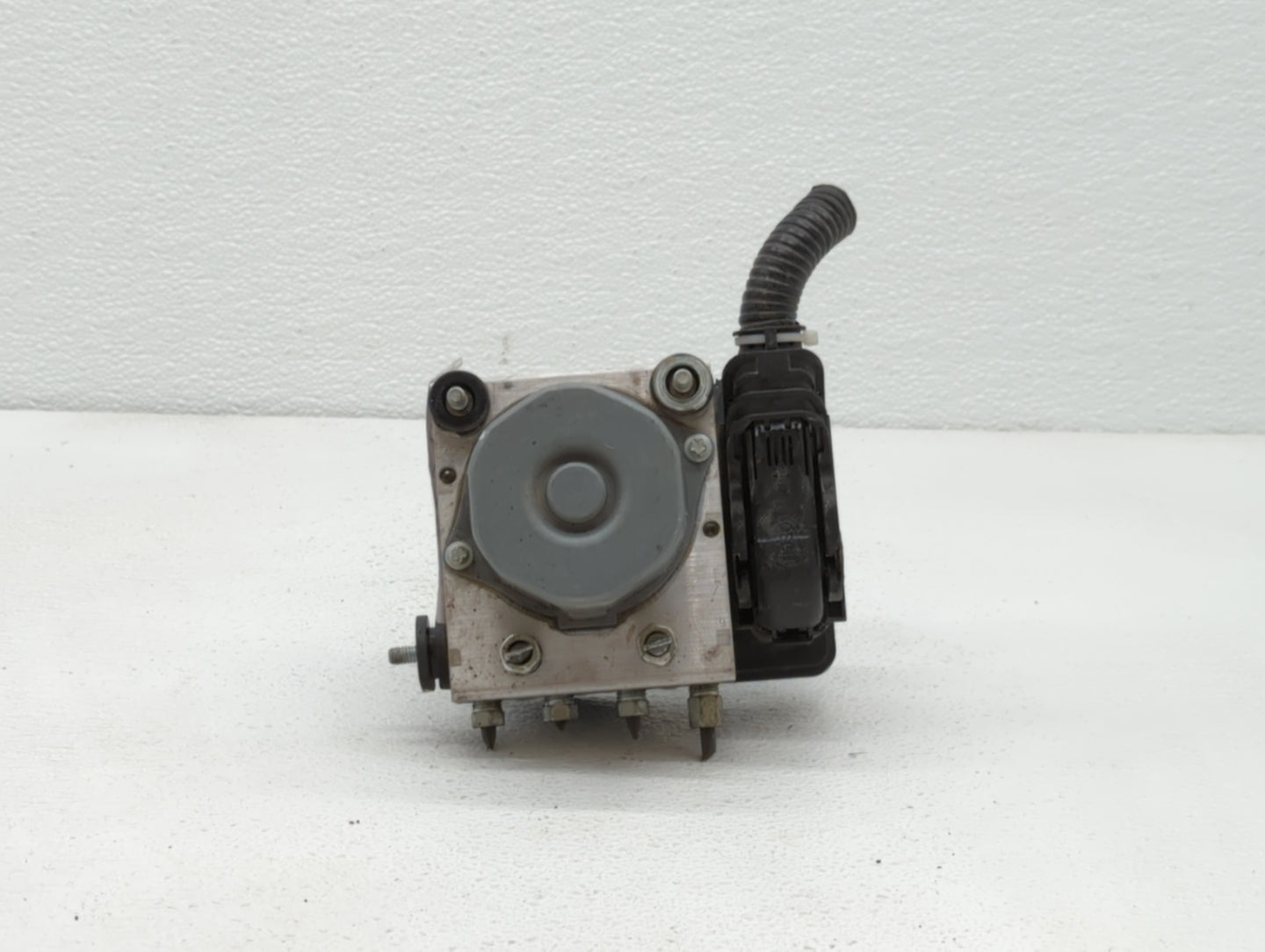 2015-2019 Nissan Versa ABS Pump Control Module Replacement P/N:47660 9KL0A 133800-4540 Fits Fits 2015 2016 2017 2018 2019 OE