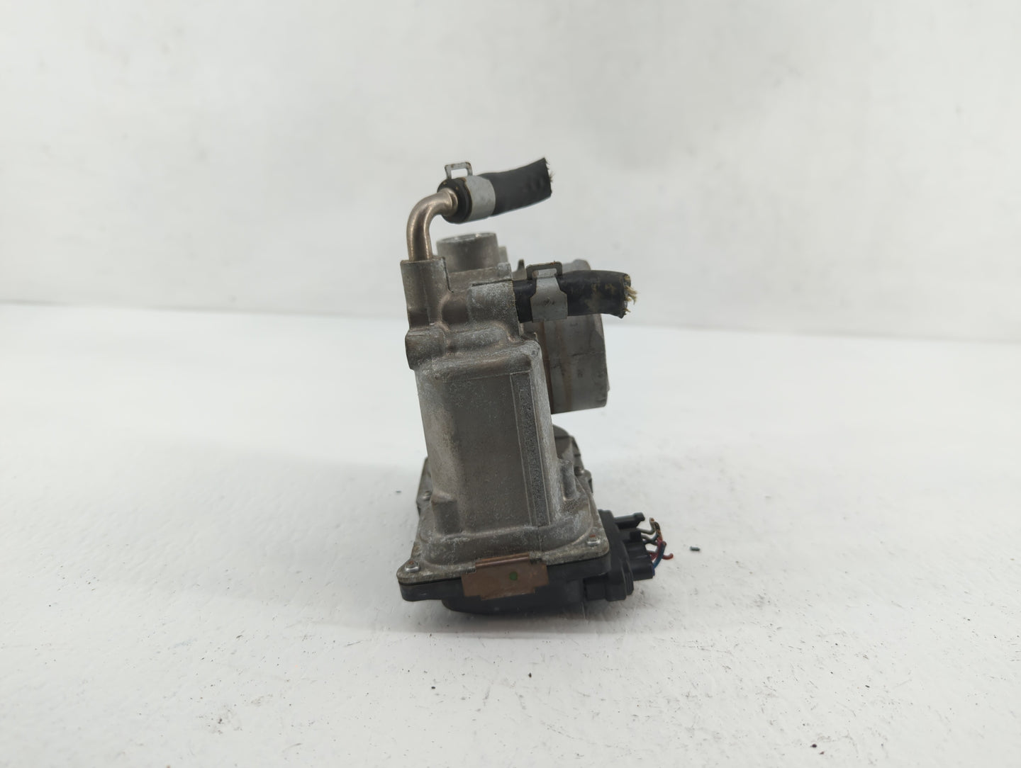 2012-2019 Nissan Versa Throttle Body P/N:3AA50-02 G 3AA50-02 B, 3AA50-02 C Fits Fits 2012 2013 2014 2015 2016 2017 2018 2019