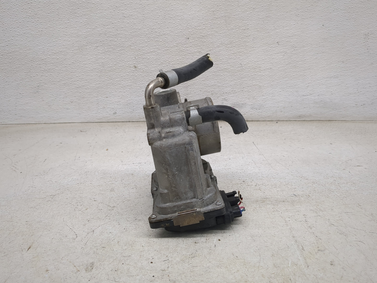 2012-2019 Nissan Versa Throttle Body P/N:3AA50-02 3AA50-02 E Fits Fits 2012 2013 2014 2015 2016 2017 2018 2019 OEM Used Auto