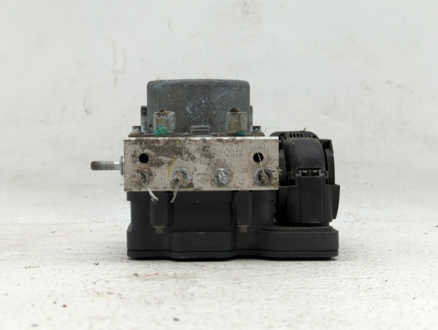 2015-2019 Nissan Versa ABS Pump Control Module Replacement P/N:47660 9KL0A 47660 9KS0A Fits Fits 2015 2016 2017 2018 2019 OE