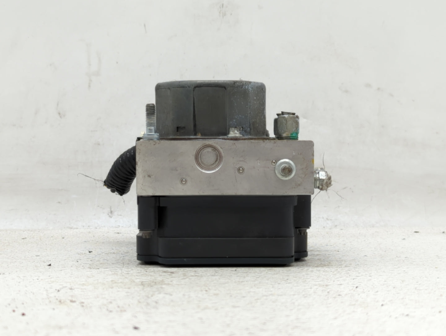 2015-2019 Nissan Versa ABS Pump Control Module Replacement P/N:47660 9KL0A 47660 9KS0A Fits Fits 2015 2016 2017 2018 2019 OE