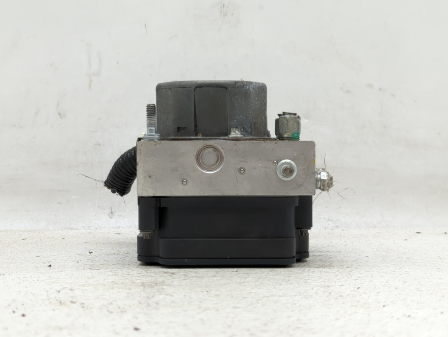 2015-2019 Nissan Versa ABS Pump Control Module Replacement P/N:47660 9KL0A 47660 9KS0A Fits Fits 2015 2016 2017 2018 2019 OE