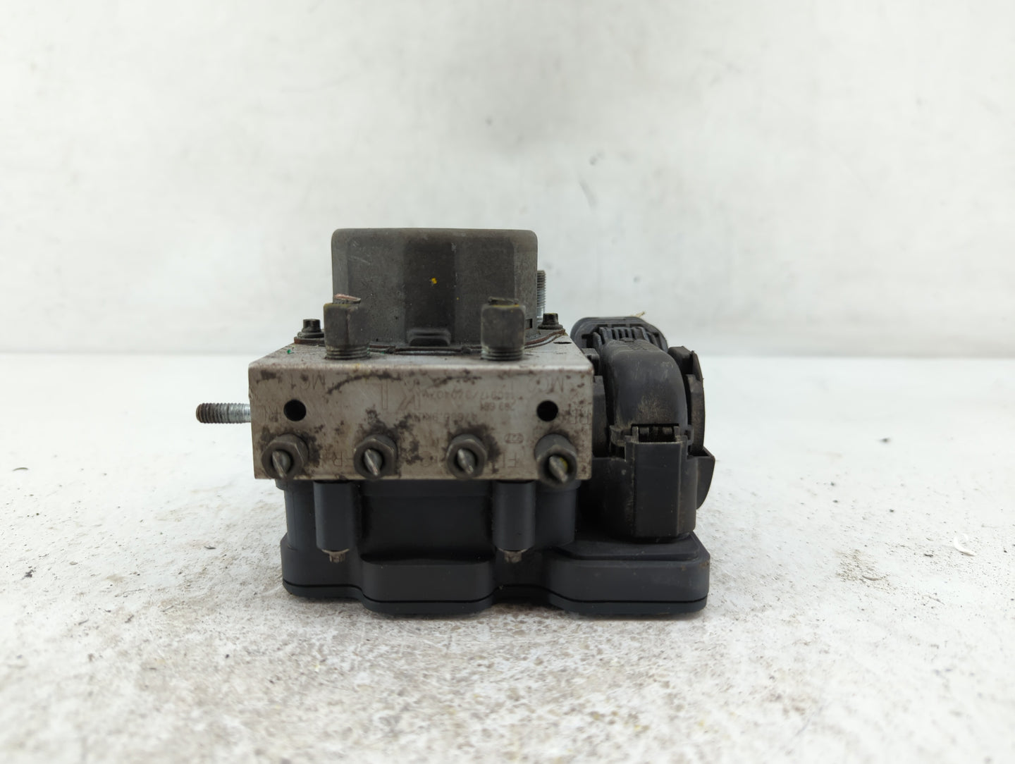 2015-2019 Nissan Versa ABS Pump Control Module Replacement P/N:47660 9KL0A 47660 9KS0A Fits Fits 2015 2016 2017 2018 2019 OE