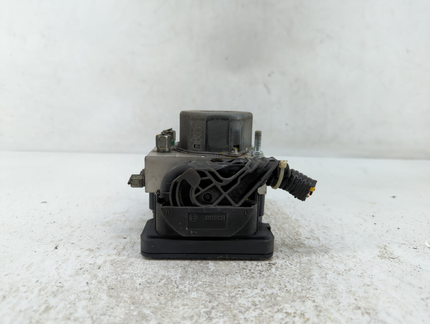 2015-2019 Nissan Versa ABS Pump Control Module Replacement P/N:47660 9KL0A 47660 9KS0A Fits Fits 2015 2016 2017 2018 2019 OE