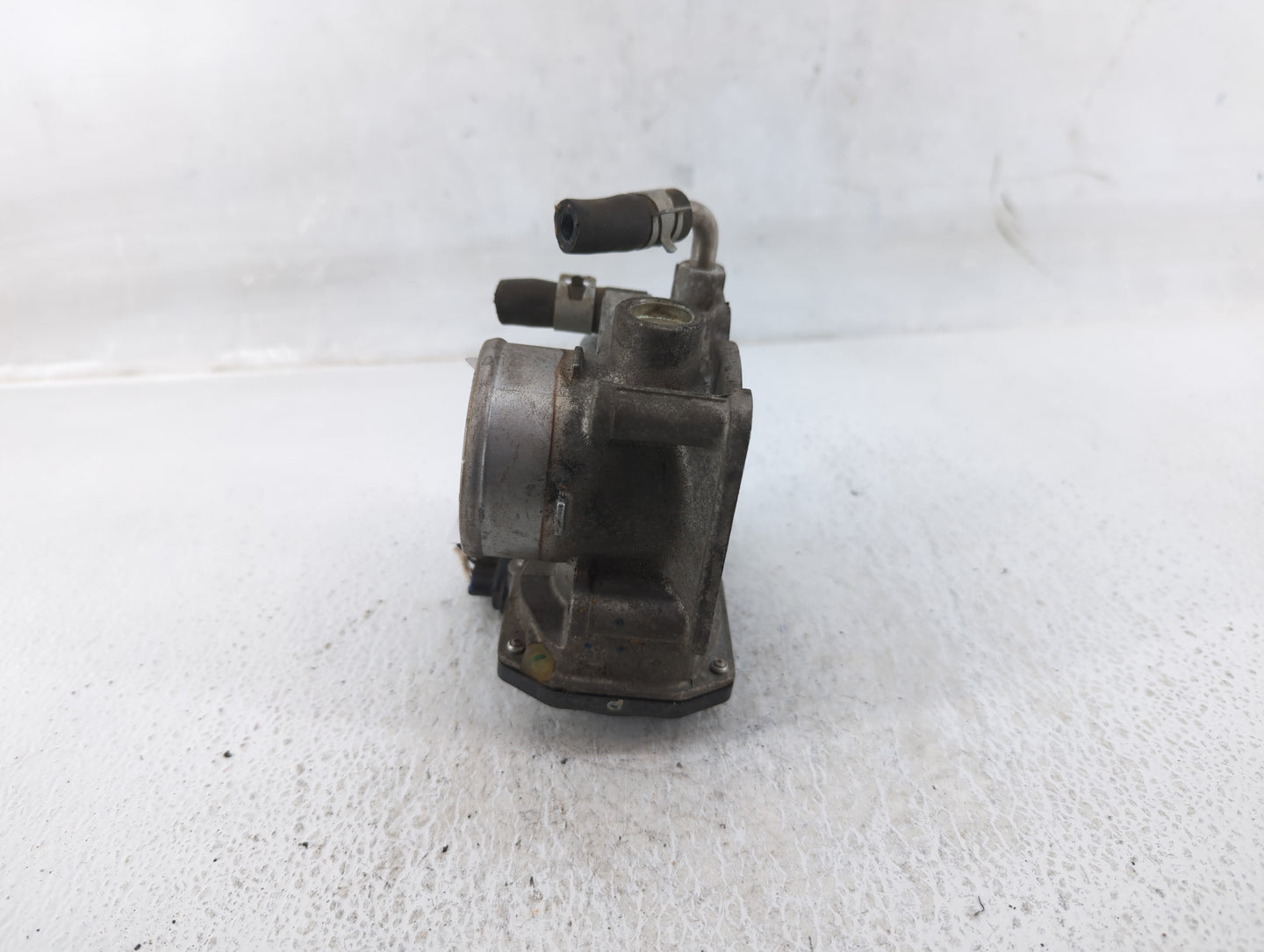 2012-2019 Nissan Versa Throttle Body Fits Fits 2012 2013 2014 2015 2016 2017 2018 2019 OEM Used Auto Parts - Oemusedautopart