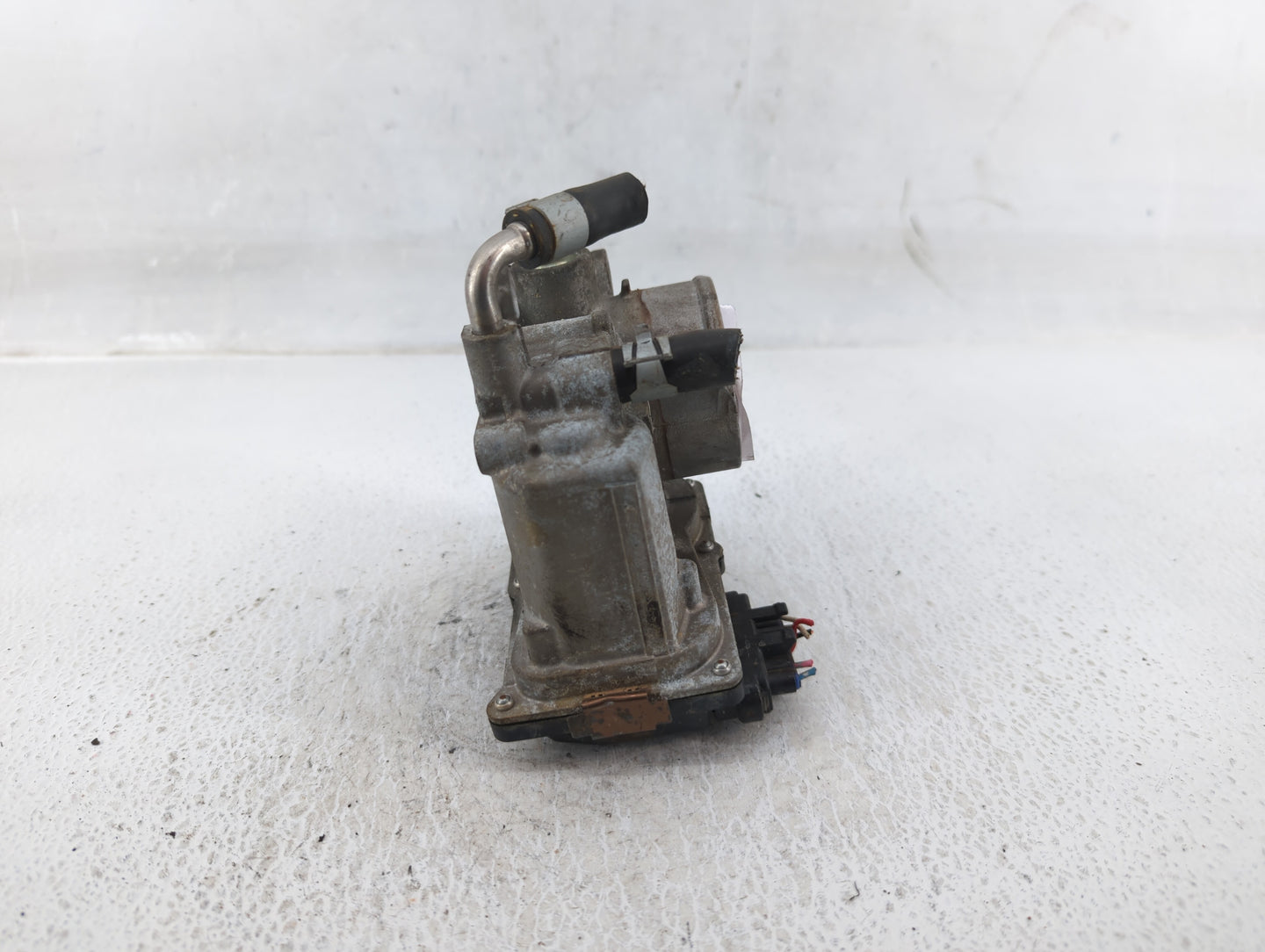 2012-2019 Nissan Versa Throttle Body Fits Fits 2012 2013 2014 2015 2016 2017 2018 2019 OEM Used Auto Parts - Oemusedautopart