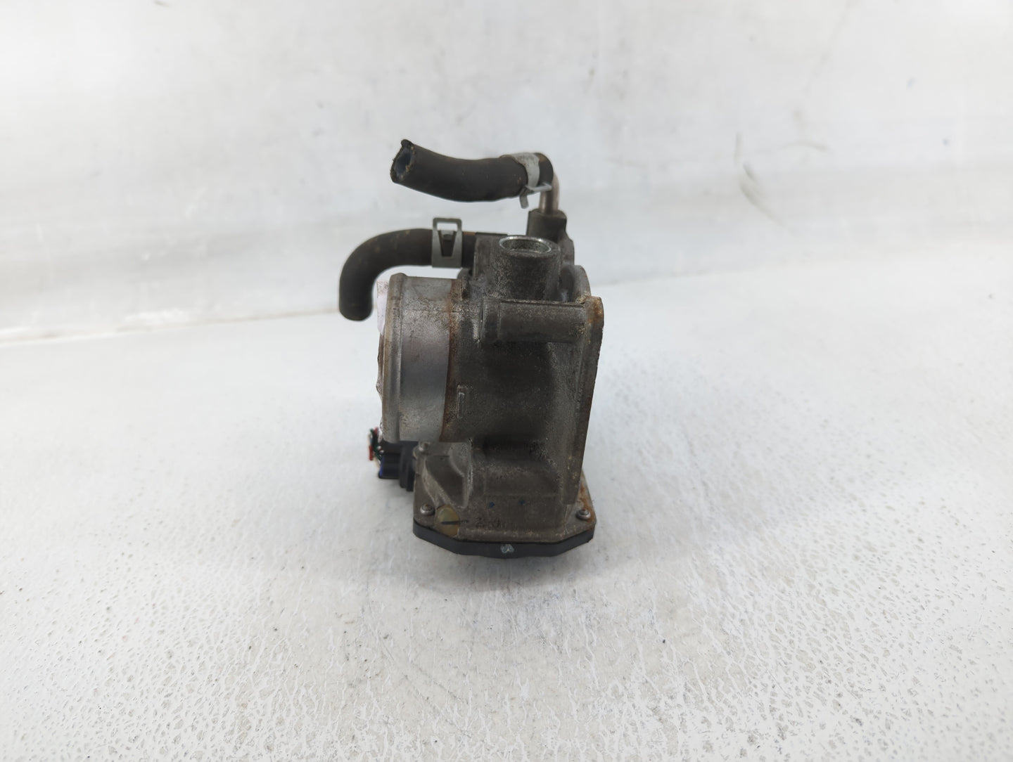 2012-2019 Nissan Versa Throttle Body P/N:3AA50-02 Fits Fits 2012 2013 2014 2015 2016 2017 2018 2019 OEM Used Auto Parts - Oe