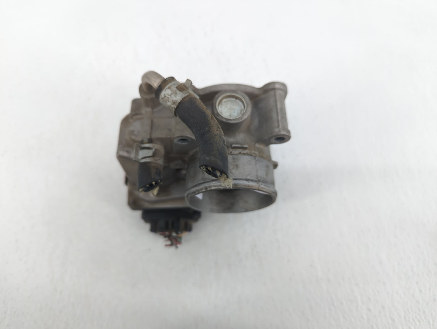 2012-2019 Nissan Versa Throttle Body P/N:3AA50-02 E Fits Fits 2012 2013 2014 2015 2016 2017 2018 2019 OEM Used Auto Parts - 