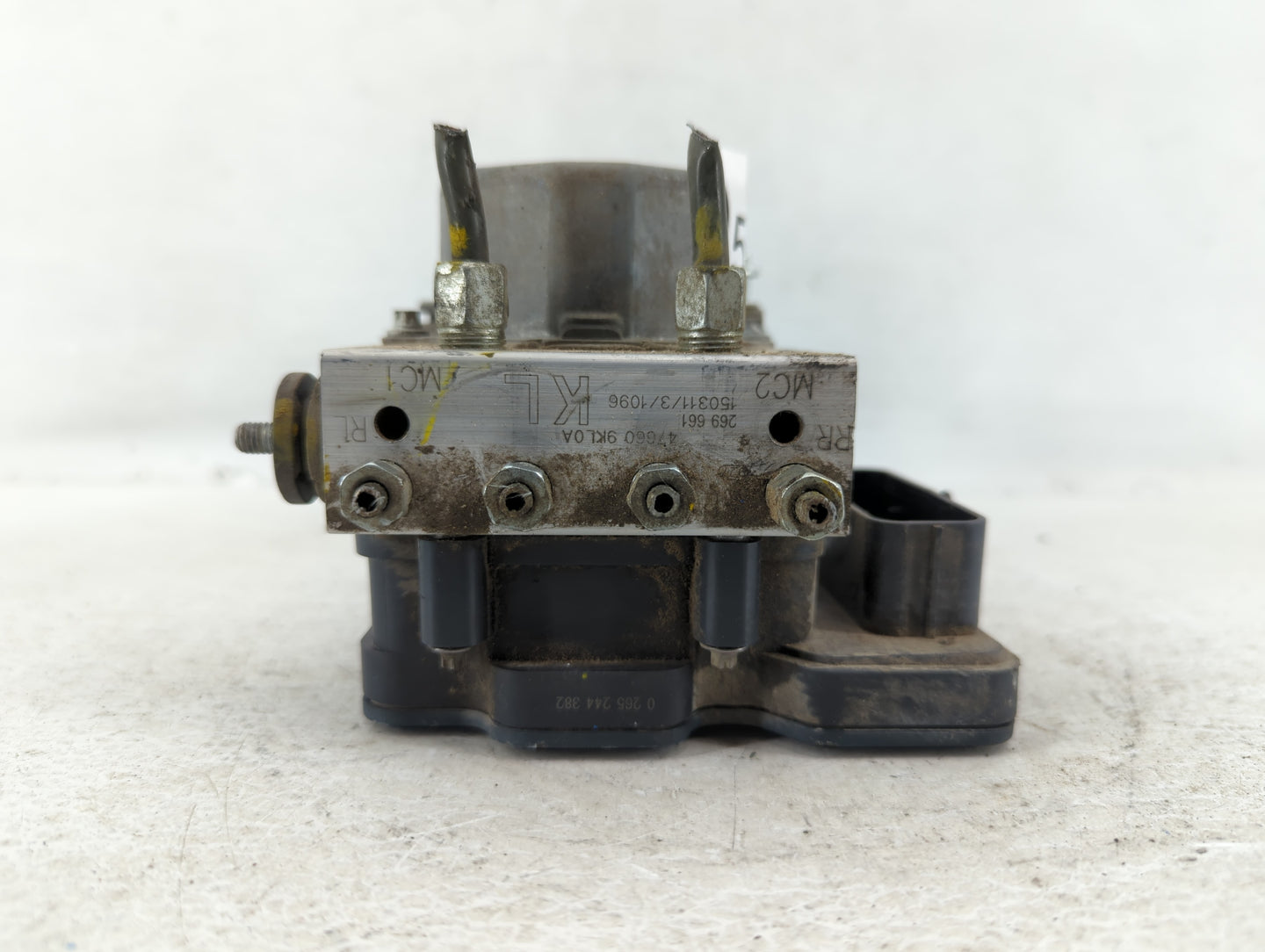 2015-2019 Nissan Versa ABS Pump Control Module Replacement P/N:47660 9KL0A Fits Fits 2015 2016 2017 2018 2019 OEM Used Auto 