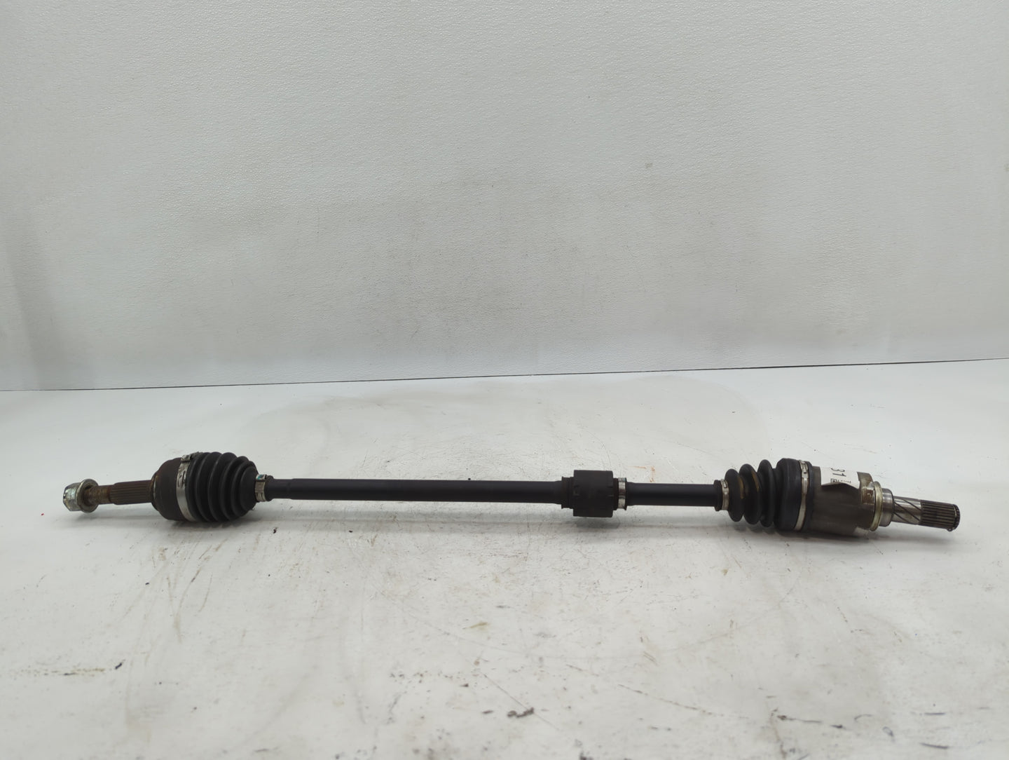 2013-2017 Nissan Versa Axle Shaft Front Passenger Cv C/v - Oemusedautoparts1.com