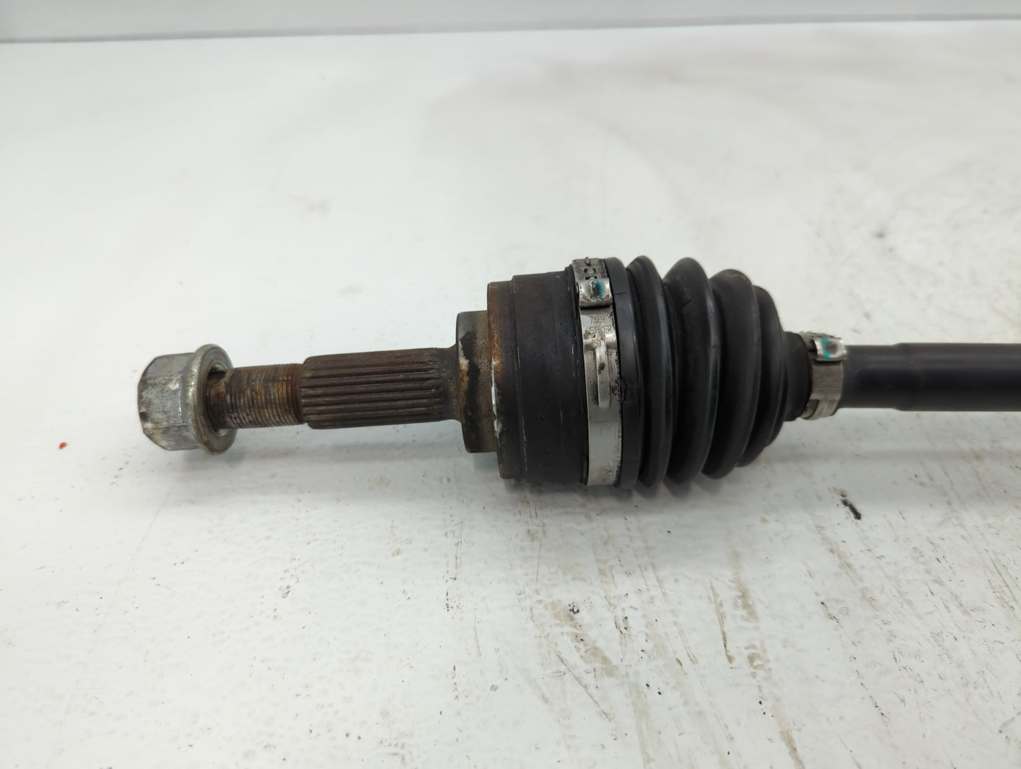 2013-2017 Nissan Versa Axle Shaft Front Passenger Cv C/v - Oemusedautoparts1.com